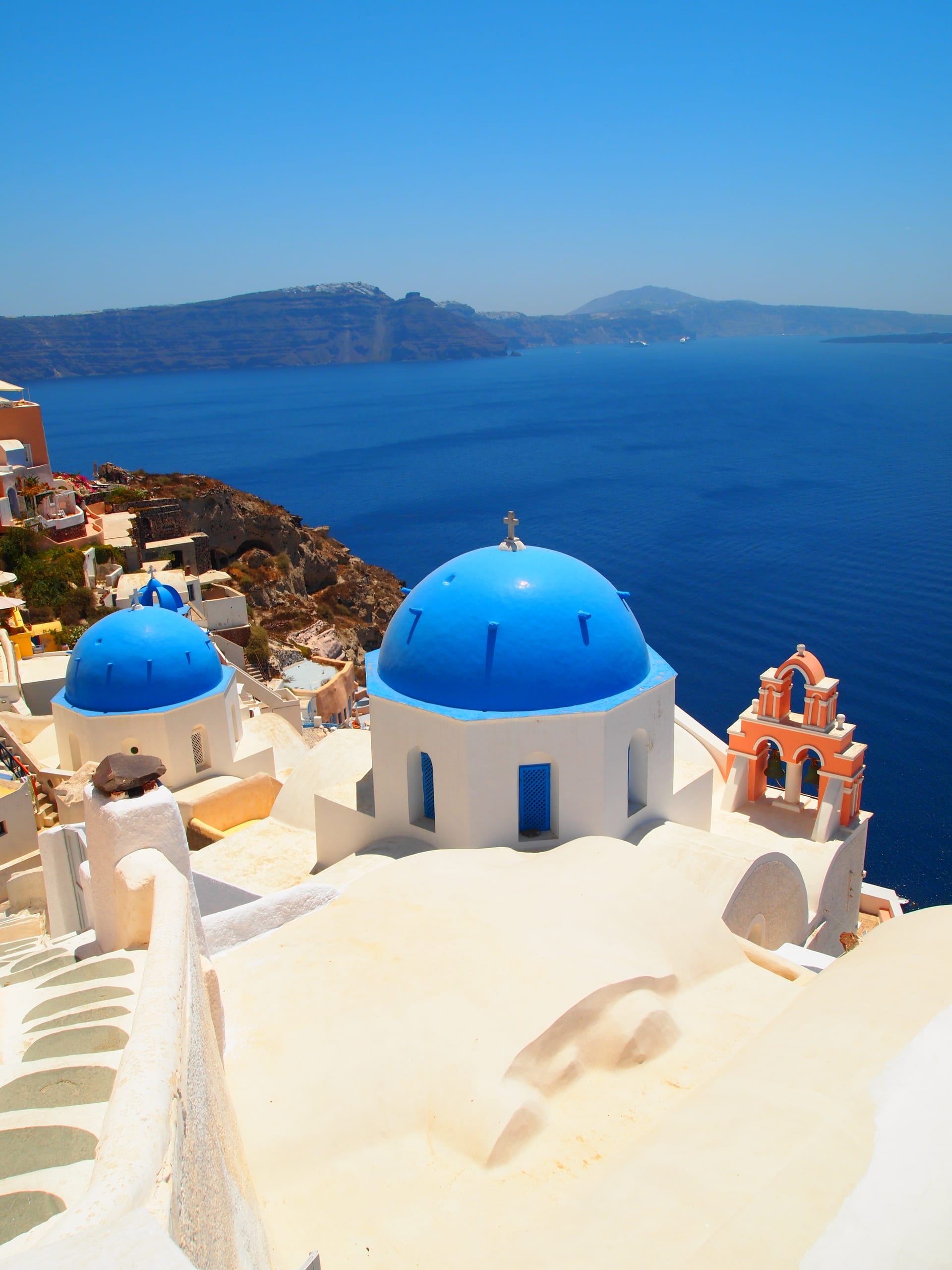Santorini highlights — Oia, caldera and blue domes