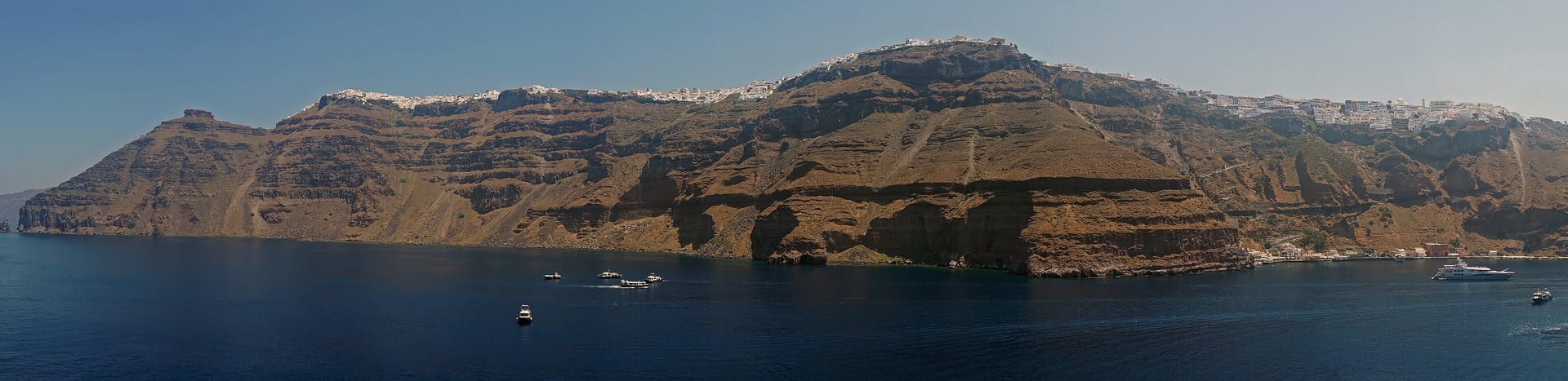 Comparing Oia and Fira — two caldera towns on Santorini
